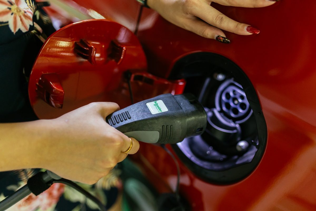 Building better batteries for electric vehicles