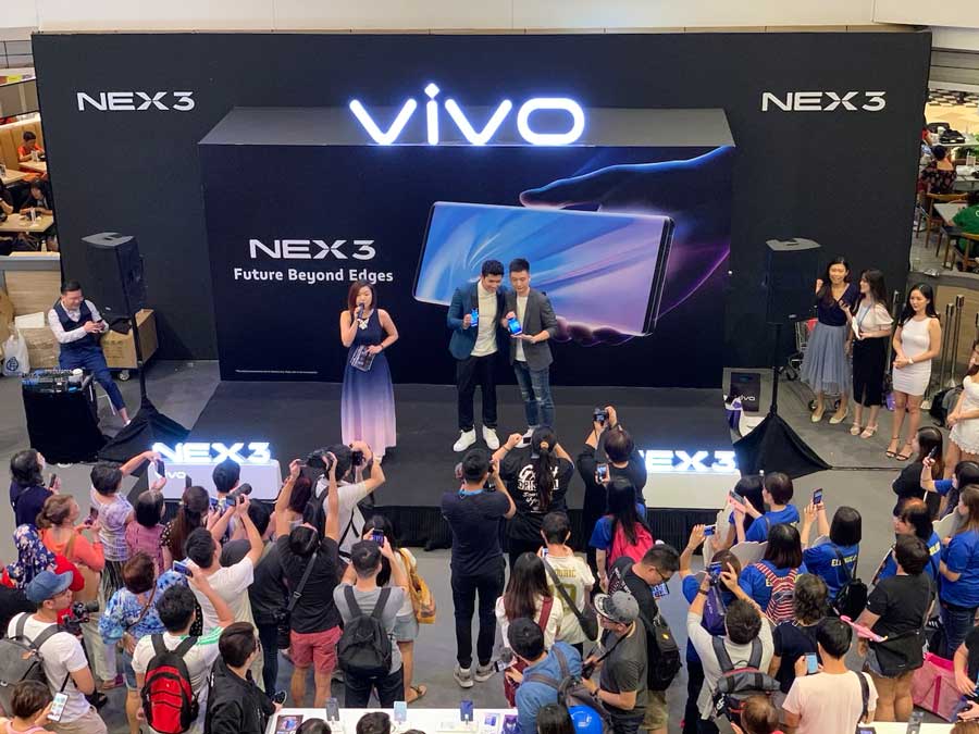vivo NEX 3 reaches out to heartlanders at Bedok Mall