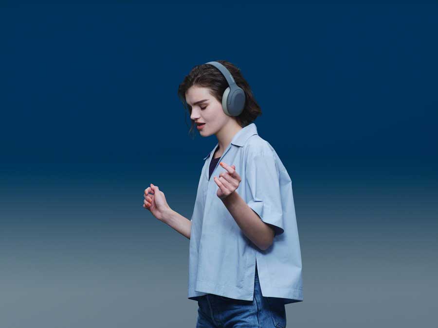 Cancel out the noise in style with Sony’s WH-H910N headphones