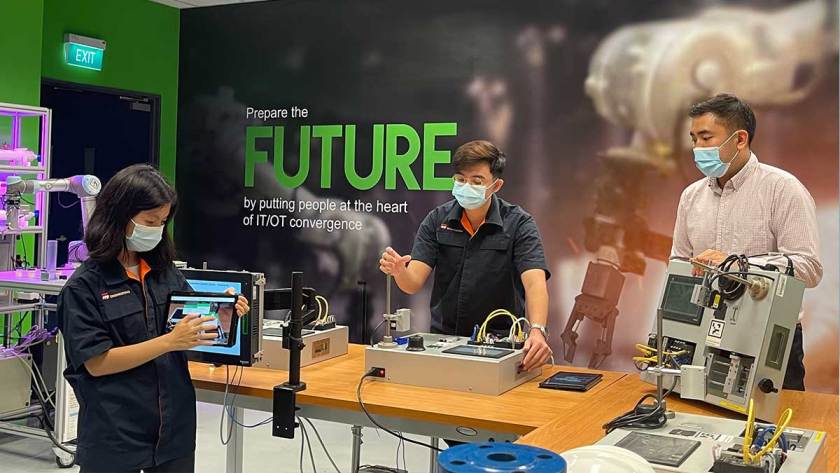 Schneider Electric and Institute of Technical Education launch S$240,000 cutting-edge augmented reality centre